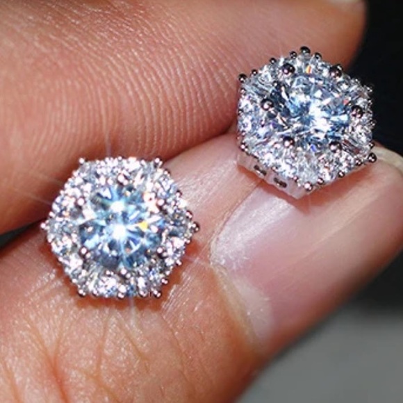 18K white gold plated hexagon earrings - Picture 4 of 5